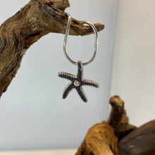 Laden Sie das Bild in den Galerie-Viewer, Anhänger „Seestern“ von DUR Schmuck