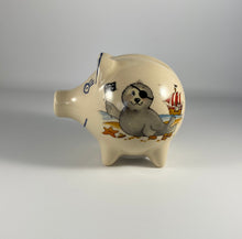 Laden Sie das Bild in den Galerie-Viewer, Sparschwein Robbe „Pirat“ mit Wunschnamen - Jeder Name ist möglich!