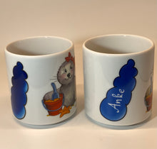 Laden Sie das Bild in den Galerie-Viewer, Tasse, Porzellan, Robbe „Mädchen“ mit Wunschnamen - Jeder Name ist möglich!