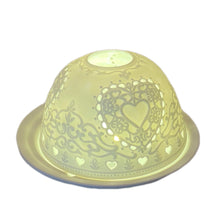 Laden Sie das Bild in den Galerie-Viewer, Porzellan Windlicht „Herz"