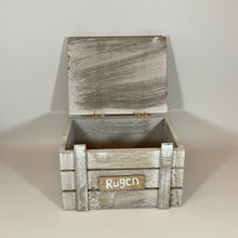 Laden Sie das Bild in den Galerie-Viewer, Holz Schatzkiste mittel „Rügen"