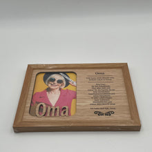 Laden Sie das Bild in den Galerie-Viewer, Bilderrahmen „Oma“, Holzbilderrahmen, Fotorahmen,