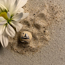Laden Sie das Bild in den Galerie-Viewer, DUR Schmuck: Anhänger Bead "Göhren / Rügen" der Göhren-Bead mit Strandsand P3631