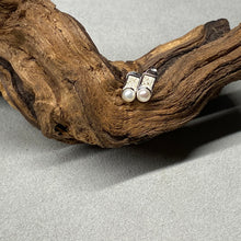 Laden Sie das Bild in den Galerie-Viewer, Ohrstecker „Strandperle“ von DUR Schmuck