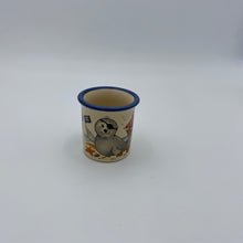 Laden Sie das Bild in den Galerie-Viewer, Eierbecher / Schnapsglas „Robbe Pirat“ mit Wunschnamen - Jeder Name ist möglich!