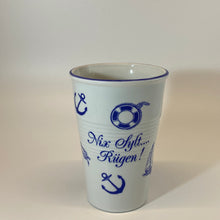 Laden Sie das Bild in den Galerie-Viewer, Knitterbecher „Nix Sylt... RÜGEN!“
