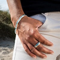 Laden Sie das Bild in den Galerie-Viewer, DUR Schmuck: Ring "Welle" mit Strandsand und blauem Steinsand R5848