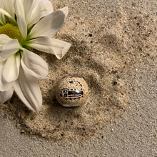 Laden Sie das Bild in den Galerie-Viewer, DUR Schmuck: Anhänger Bead "Göhren / Rügen" der Göhren-Bead mit Strandsand P3631