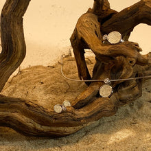 Laden Sie das Bild in den Galerie-Viewer, DUR Schmuck: Ring "Polarstern" mit Strandsand R5279