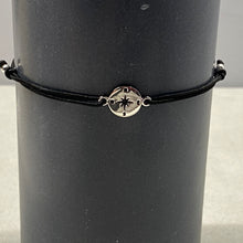 Laden Sie das Bild in den Galerie-Viewer, DUR Schmuck: Armband "Kompassrose" Elastik A1505