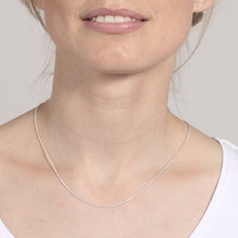 Laden Sie das Bild in den Galerie-Viewer, DUR Schmuck: Kette „Schlange“, dünn 925er Sterlingsilber K1994