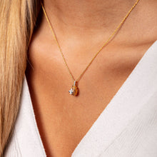 Laden Sie das Bild in den Galerie-Viewer, DUR Schmuck: Kette "Biene" 925er Sterlingsilber vergoldet K2548