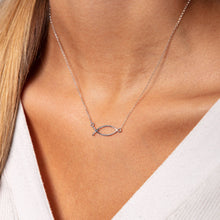 Laden Sie das Bild in den Galerie-Viewer, DUR Schmuck: Kette "Fisch" 925er Sterlingsilber K2578