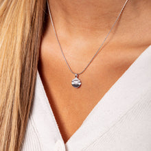 Laden Sie das Bild in den Galerie-Viewer, DUR Schmuck: Kette, "Strandwellen", mit Lavasand, K2599