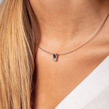 Laden Sie das Bild in den Galerie-Viewer, DUR Schmuck: Kette "Venus" mit Lavasand K2606