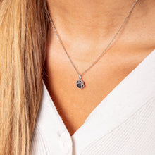 Laden Sie das Bild in den Galerie-Viewer, DUR Schmuck: Kette „Pfote“ mit Lavasand K2625