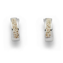 Laden Sie das Bild in den Galerie-Viewer, DUR Schmuck: Ohrring, Creole "Saturn" mit Strandsand O4888