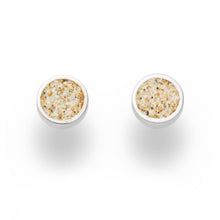 Laden Sie das Bild in den Galerie-Viewer, DUR Schmuck: Ohrring, Ohrstecker "kleiner Sandkuss“ mit Strandsand O4976