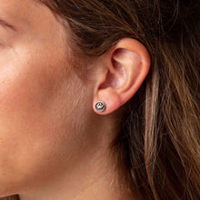 Laden Sie das Bild in den Galerie-Viewer, DUR Schmuck: Ohrringe, Ohrstecker "Lucky Dog" O5173