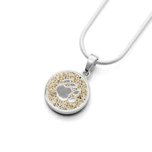 Laden Sie das Bild in den Galerie-Viewer, DUR Schmuck: Anhänger "Lucky Dog" mit Strandsand P2933