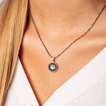 Laden Sie das Bild in den Galerie-Viewer, DUR Schmuck: Anhänger "Lucky Dog" mit Lavasand P2940