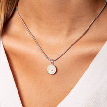 Laden Sie das Bild in den Galerie-Viewer, DUR Schmuck: Anhänger "Strandperle" mit Strandsand P2992