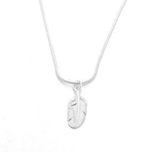 Laden Sie das Bild in den Galerie-Viewer, Anhänger "kleine Feder"