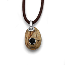 Laden Sie das Bild in den Galerie-Viewer, DUR Schmuck: Anhänger "Holzkiesel Lavasand" P3131