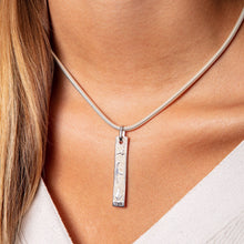 Laden Sie das Bild in den Galerie-Viewer, DUR Schmuck: Anhänger "Sylt" mit Strandsand P3200