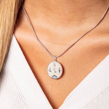 Laden Sie das Bild in den Galerie-Viewer, DUR Schmuck: Anhänger "Bremen 2" mit Strandsand P3333