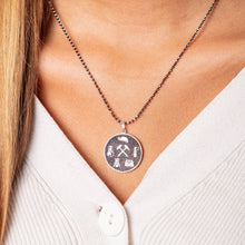 Laden Sie das Bild in den Galerie-Viewer, DUR Schmuck: Anhänger "Glück auf" mit Lavasand P3397