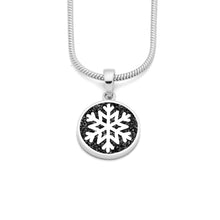 Laden Sie das Bild in den Galerie-Viewer, DUR Schmuck: Anhänger "Schneeflocke klein" mit Lavasand P3527