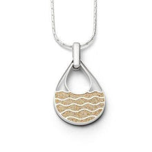 Laden Sie das Bild in den Galerie-Viewer, DUR Schmuck: Anhänger "Strandwellen", mit Strandsand, P3583