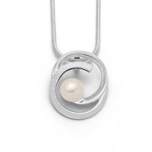 Laden Sie das Bild in den Galerie-Viewer, Anhänger ´´Windbraut``