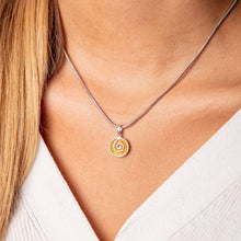 Laden Sie das Bild in den Galerie-Viewer, DUR Schmuck: Anhänger "Bernsteinsandspirale 2.0" P3780