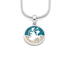 Laden Sie das Bild in den Galerie-Viewer, Anhänger "Rügen klein" Strandsand/Steinsand