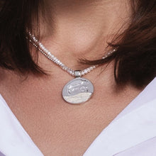 Laden Sie das Bild in den Galerie-Viewer, DUR Schmuck: Anhänger "Strandwellen" Strandsand Logo, mit Strandsand, P3960,