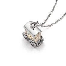 Laden Sie das Bild in den Galerie-Viewer, DUR Schmuck: Anhänger "Badekarren Norderney" mit Strandsand P4208