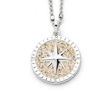 Laden Sie das Bild in den Galerie-Viewer, DUR Schmuck: Anhänger "Kompassrose 2.0" mit Strandsand, P4327