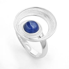 Laden Sie das Bild in den Galerie-Viewer, DUR Schmuck: Ring "Meeresstrudel" Silber mit Kyanit R4830
