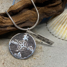 Laden Sie das Bild in den Galerie-Viewer, DUR Schmuck: Anhänger Göhren / Rügen "Kompassrose" der Göhren-Anhänger mit Lavasand P3635