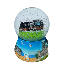 Laden Sie das Bild in den Galerie-Viewer, Große Schneekugel „Rasender Roland“ – Insel Rügen, Lokomotive, bunt bemalt
