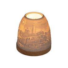 Laden Sie das Bild in den Galerie-Viewer, Mini Iglu Windlicht aus Porzellan mit Rasendem Roland, Leuchttürmen von Kap Arkona und Schriftzug Insel Rügen, beleuchtet
