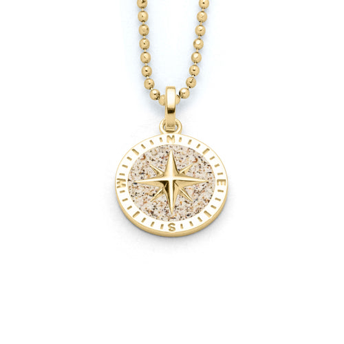 Anhänger „Kompassrose 2.0“ von DUR Schmuck aus vergoldetem 925er Silber, rund, 15 mm, gefüllt mit echtem Strandsand – Symbol für Orientierung und Meer
