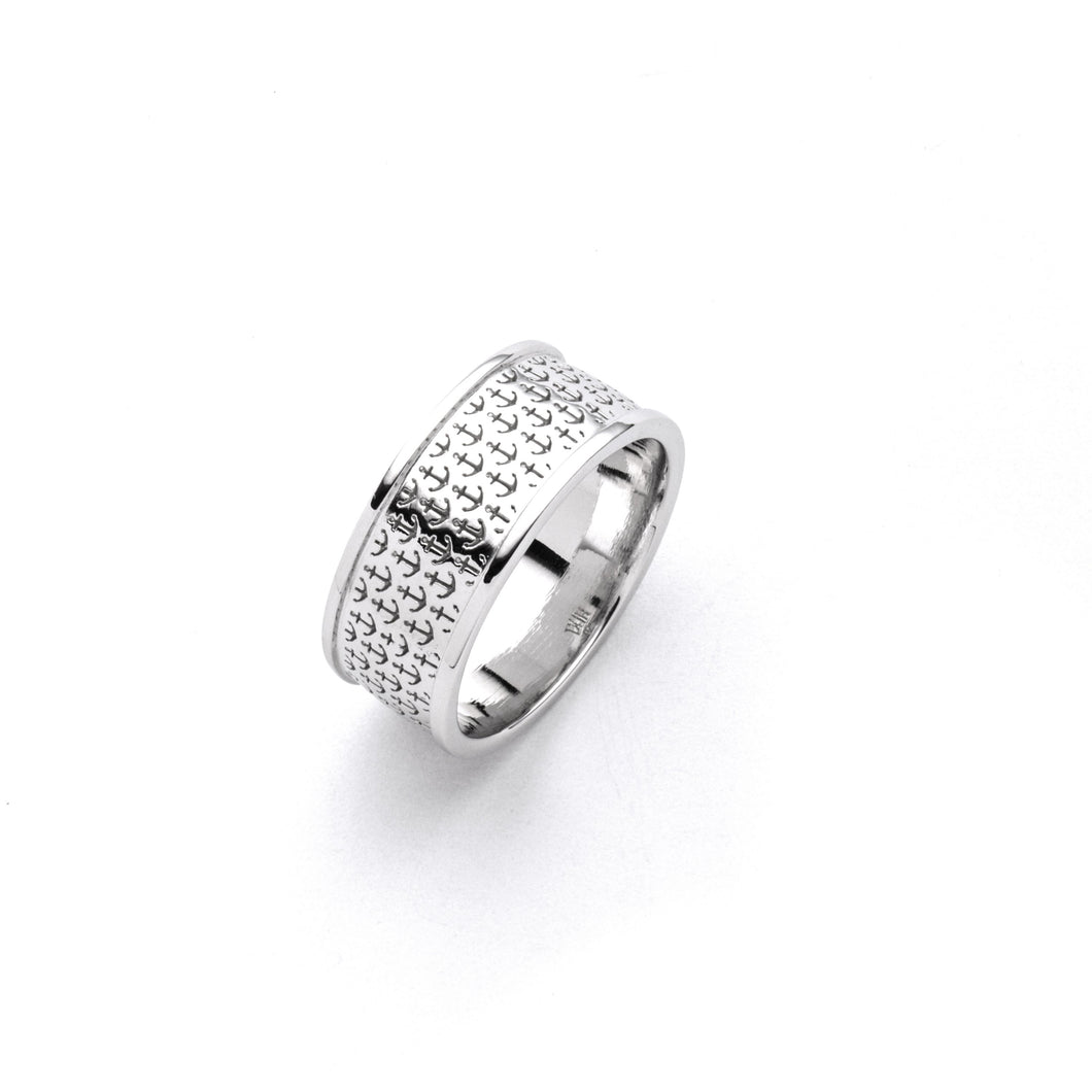Bandring „Ankerplatz“ von DUR Schmuck aus rhodiniertem 925er Sterling-Silber, 9 mm breit, mit umlaufenden gelaserten Anker-Motiven – maritimes Symbol