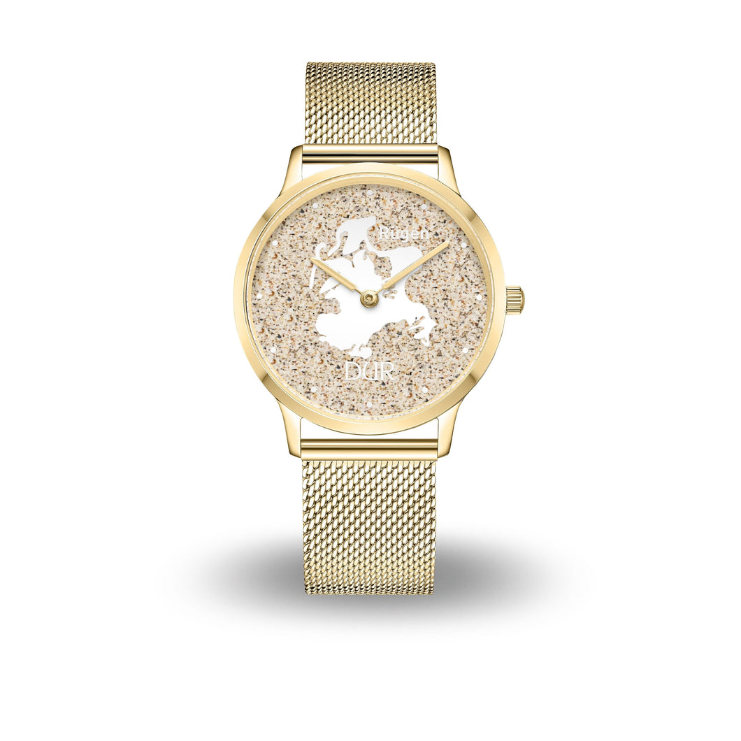 DUR Uhr „Rügen“ mit echtem Strandsand im Ziffernblatt, Insel-Silhouette und Schriftzug, Saphirglas, goldfarbenes Edelstahlgehäuse mit Meshband, 40 mm
