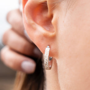 DUR Schmuck: Ohrringe, Creolen "rund 18,5 mm" mit Strandsand, O5544