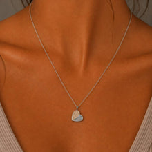 Laden Sie das Bild in den Galerie-Viewer, DUR Schmuck: Kette "Heart", 15 mm, mit Strandsand/Crystal, Edelstahl, STN1008SA
