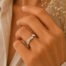 Laden Sie das Bild in den Galerie-Viewer, DUR Schmuck: Ring "Twinkle" mit Strandsand/Crystal, Edelstahl, STR1011SA
