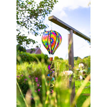 Laden Sie das Bild in den Galerie-Viewer, Ballon Windspiel Hot Air Balloon „Twist Tie Dye“
